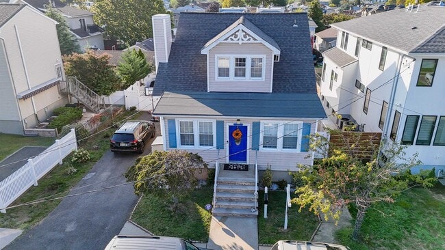 Building Photo - 1041 Stonewall Ln