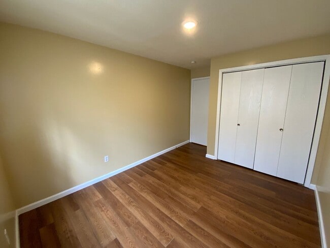 Photo - 3 Bedroom 1 Bathroom Apartment Unit K