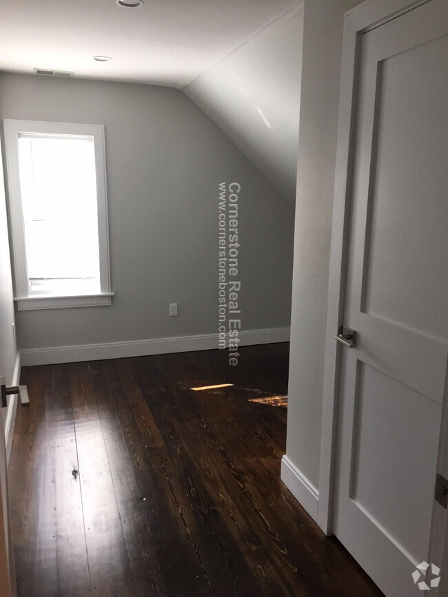 Building Photo - 19 Dorset St Unit 3 Rental