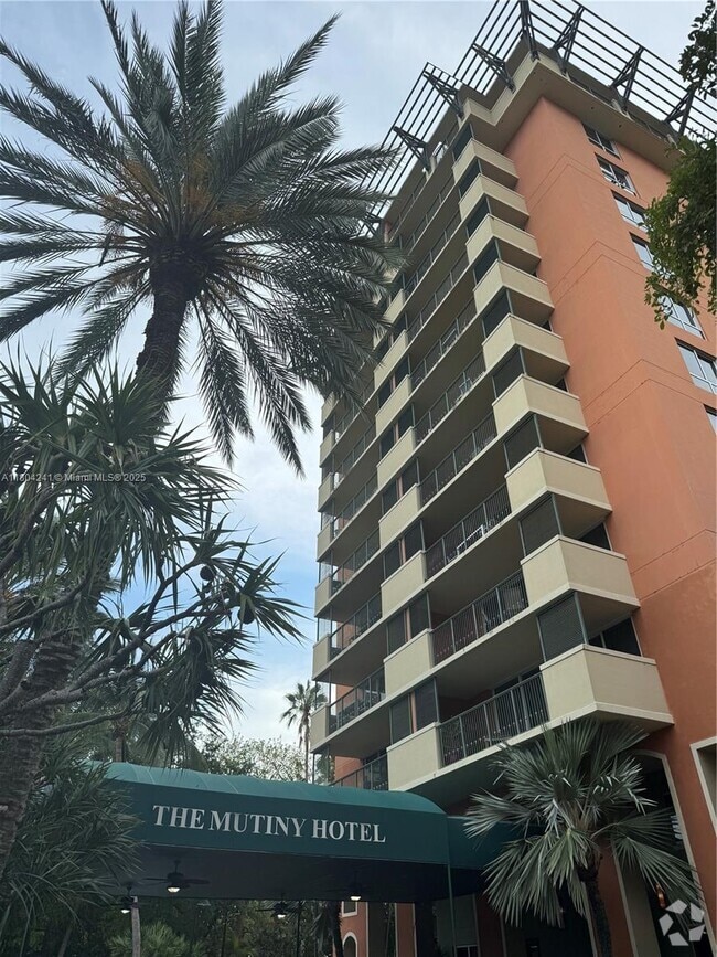 Building Photo - 2951 S Bayshore Dr Unit 215 Rental