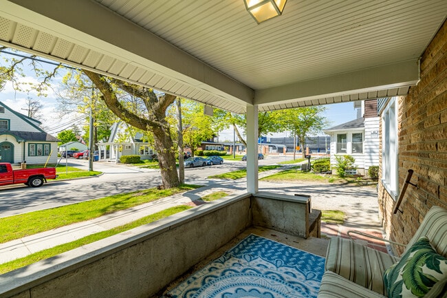 Photo - 711 Granger Ave