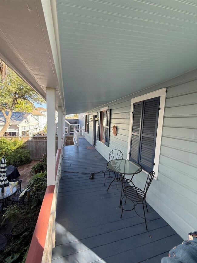 Photo - 2007 Avenue M