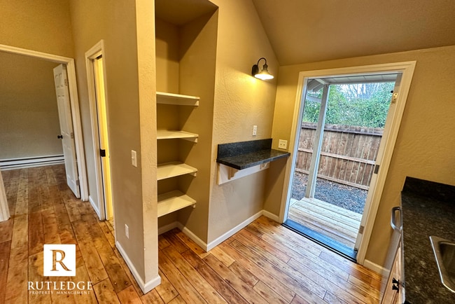 Photo - Cozy 2 Bedroom, 1 Bath in the Heart of Med...