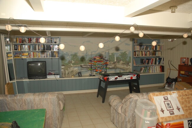 Photo - 3000 W 82nd St