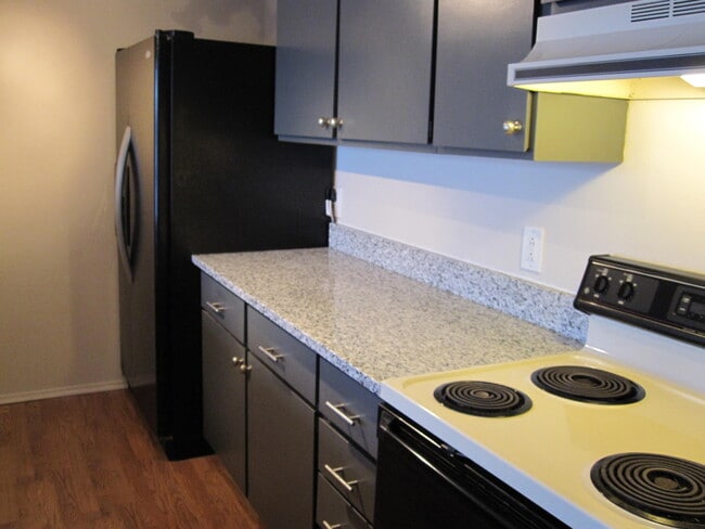 Photo - 820 Cliffs Dr Unit 306