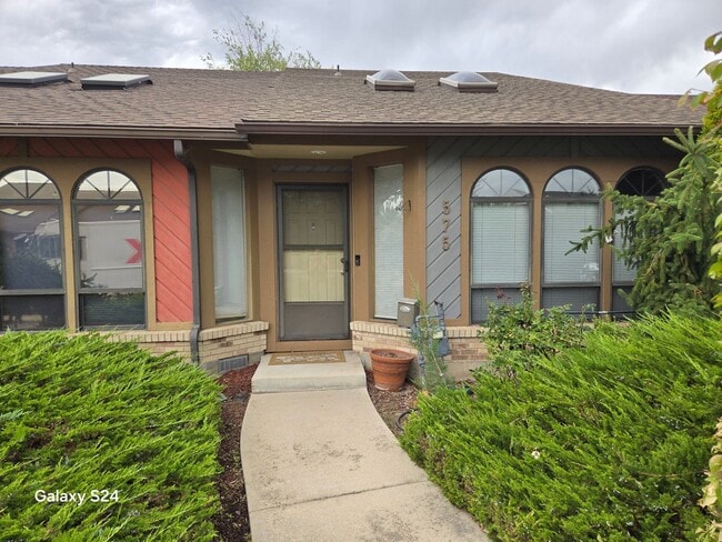 Building Photo - 575 Weaver Ave
