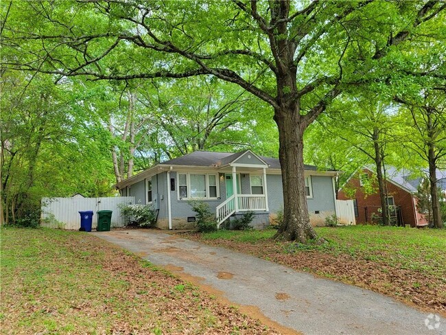 Building Photo - 1870 Iona Dr SE Rental