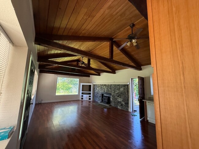 Building Photo - Charming Auburn Retreat with Vaulted Ceilings & Stone Fireplace