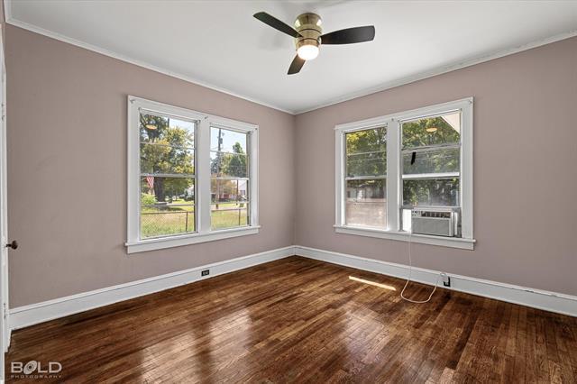 Photo - 202 E Elmwood St