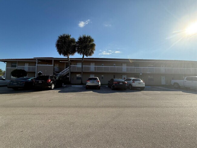 Photo - 9930 Twin Lakes Dr Unit 7-L