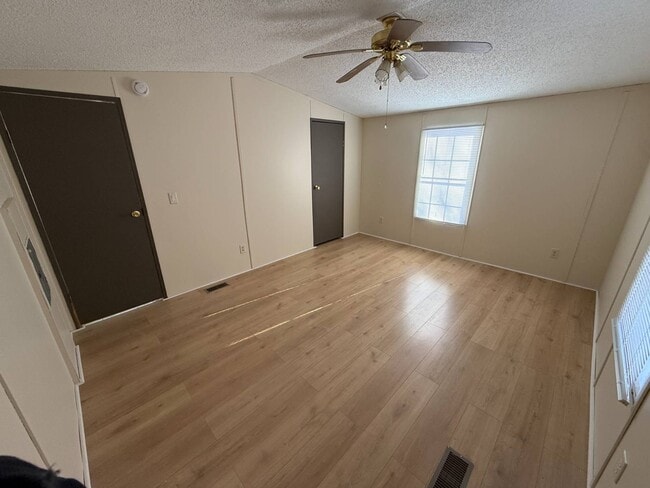 Photo - 1800 E Jordan Rd