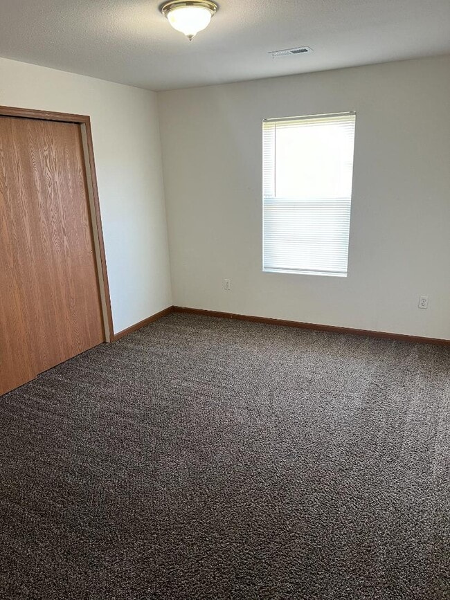 Photo - 100 Aldergate St