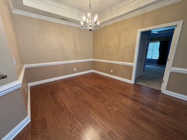 Photo - Come and view this CONDO!