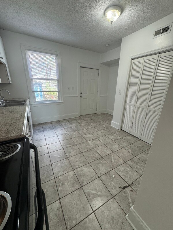 Photo - 622 N 29th St