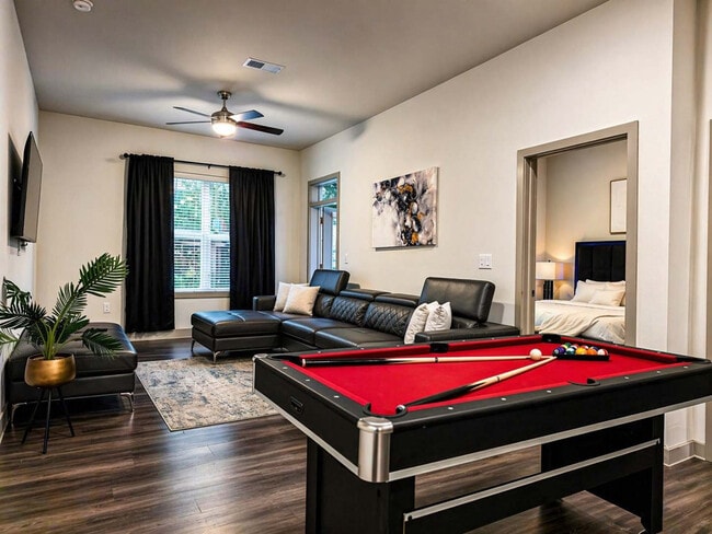 Building Photo - 8877 Frankway Dr Unit SI FL1-ID1604269P