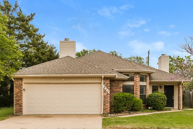 Building Photo - 605 Cox St