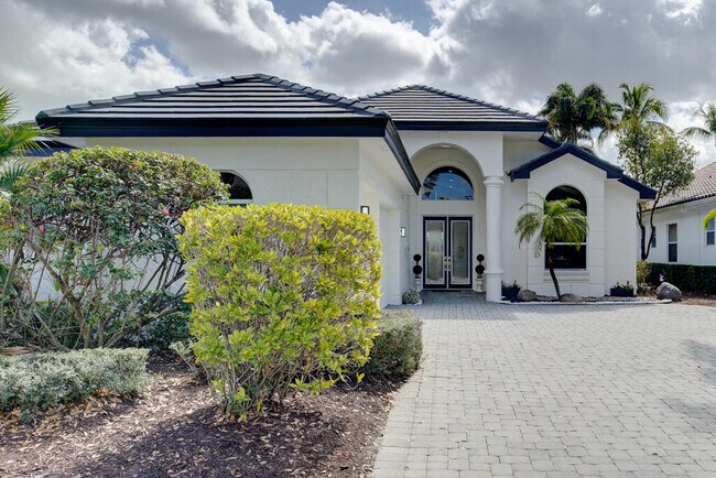 Photo - 6646 Oakmont Way