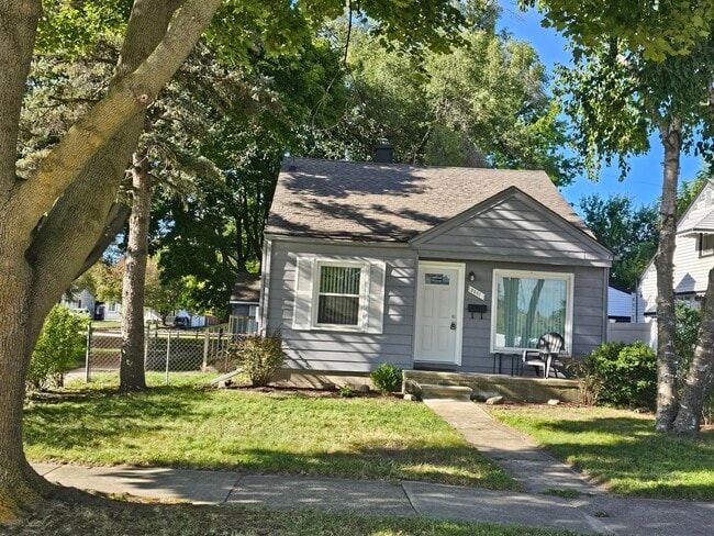 Photo - 2501 Barrett Ave House