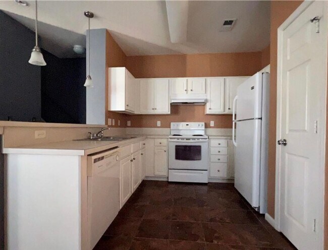 Photo - End Unit Townhouse Near Town Center VB