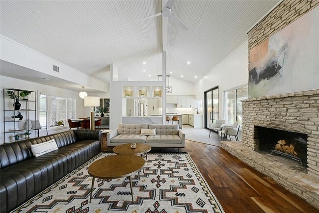 Photo - 5700 Penick Dr