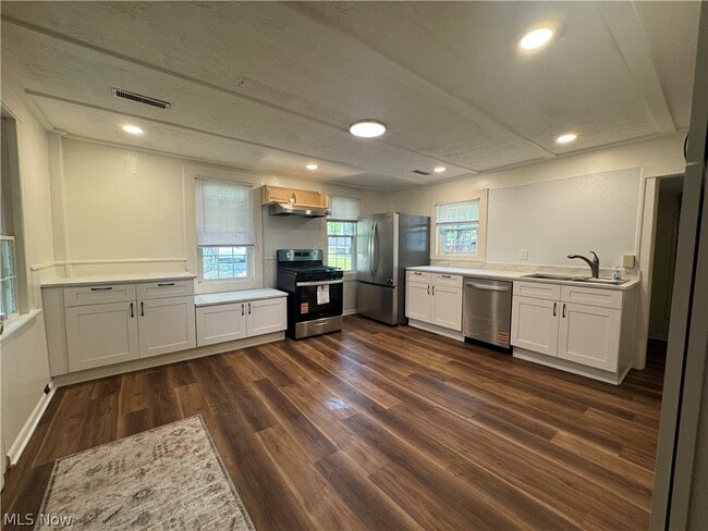 5192 Darrow Rd