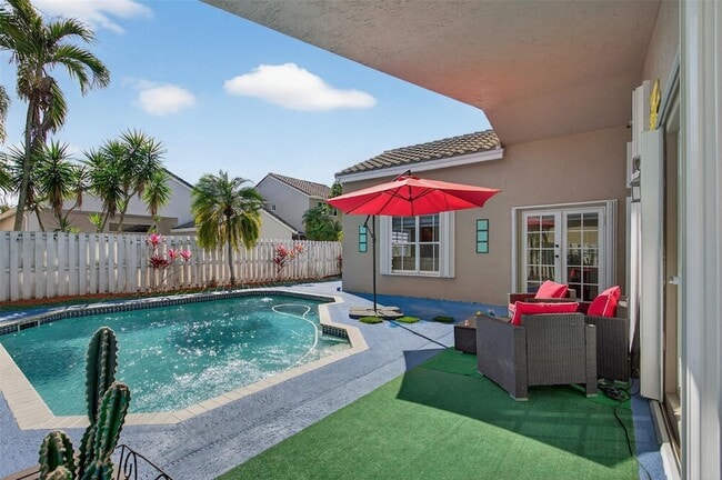 Photo - 1005 Cedar Falls Dr