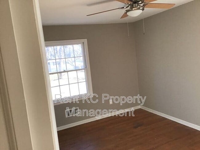 Photo - 4608 Ridgeway Ave