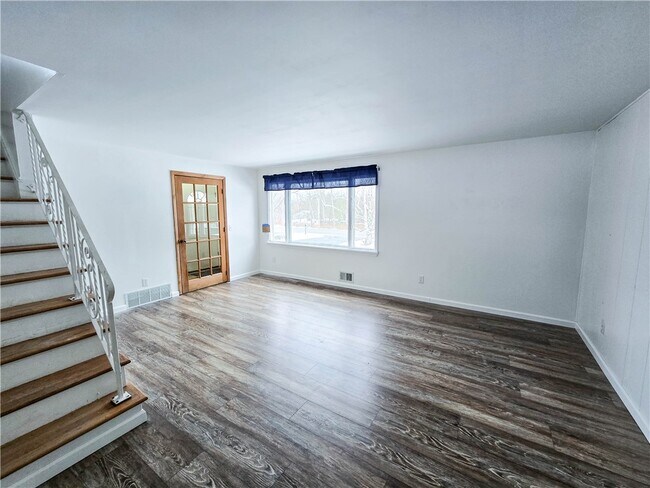 Photo - 512 Bromley Rd