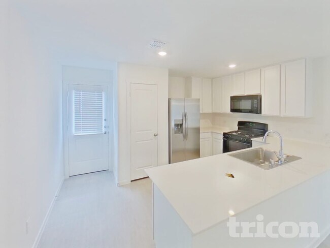 Photo - 807 Ponderosa Ln