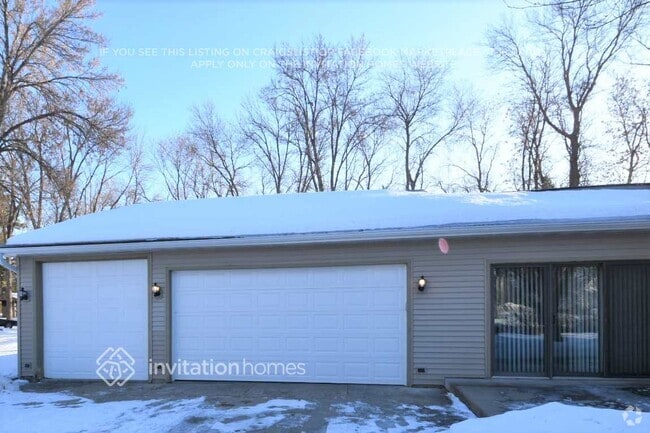 Building Photo - 302 Zinnia Ln N Rental