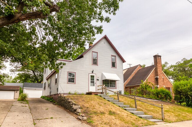 Photo - 1236 Underwood Ave SE House