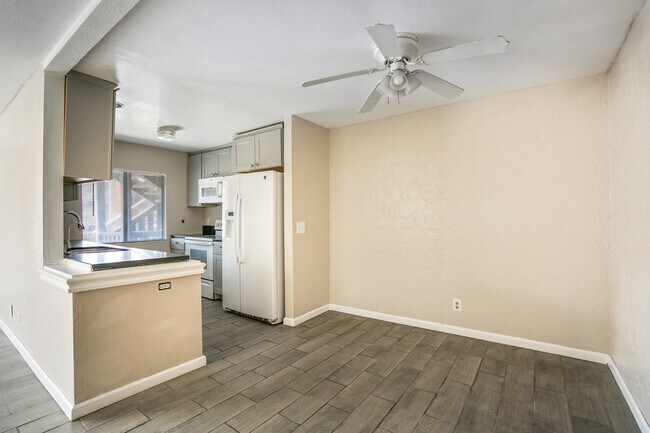 Photo - 3018 W Cheryllyn Ln Unit 10