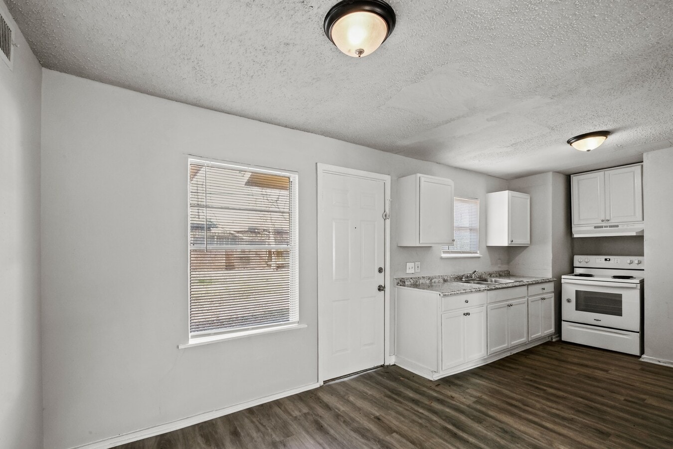 Photo - 8118 Panay Dr