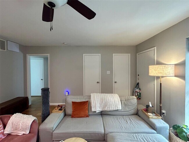 Photo - 2207 Leon St Unit 209