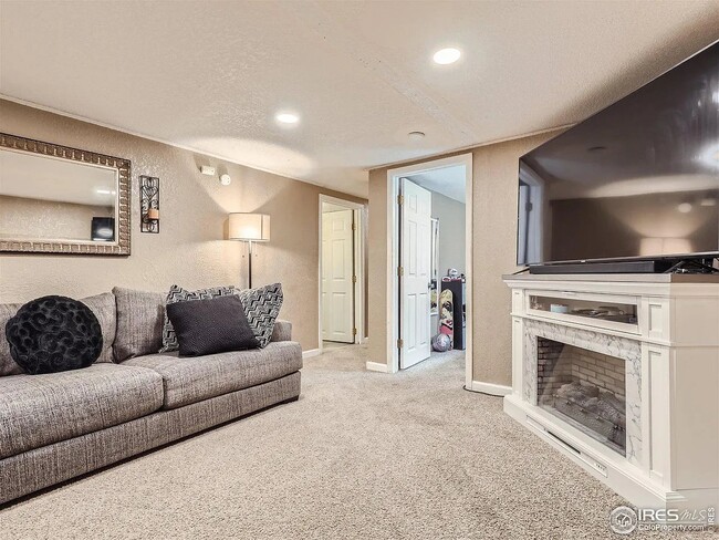 Photo - 5861 Demott Ave