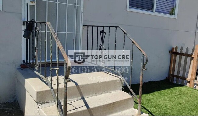 Photo - 4209 Winona Ave Unit 4223