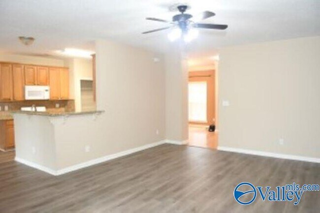 Photo - 209 Horseshoe Bend S