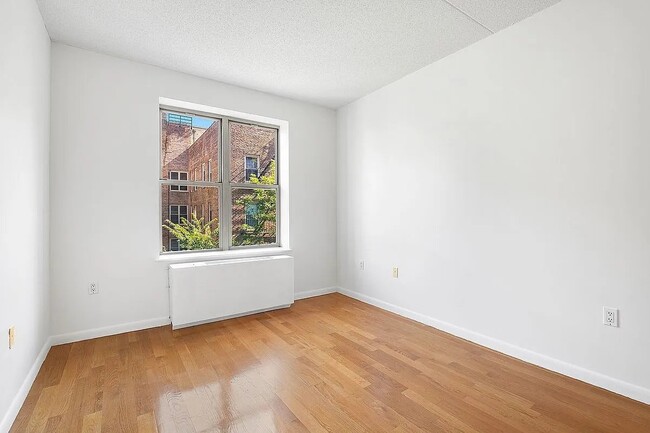 Photo - 736 W 187th St Unit 507