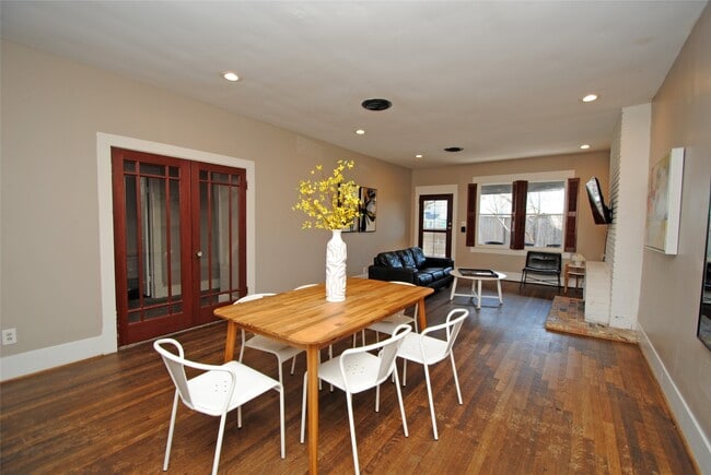 Photo - 1110 Missouri St