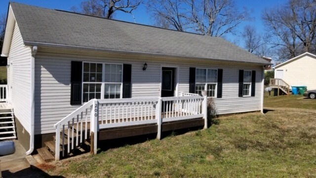 Charming home in downtown Commerce - 200 Central Ave House