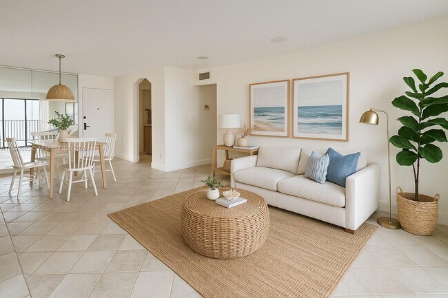 Building Photo - 5415 Collins Ave Unit 302