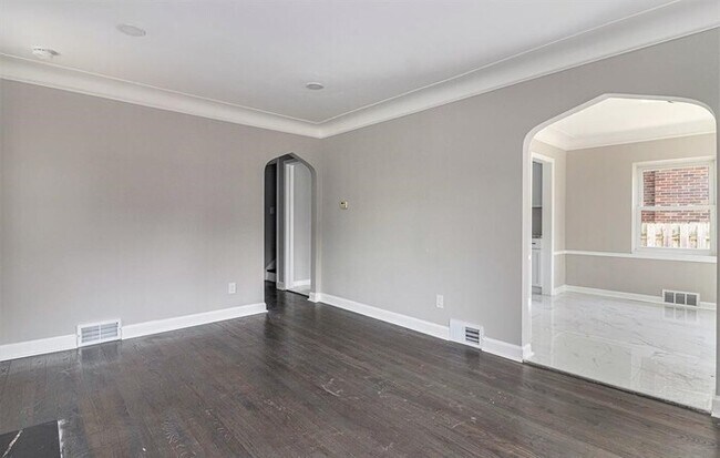 Photo - 5766 Nottingham Rd