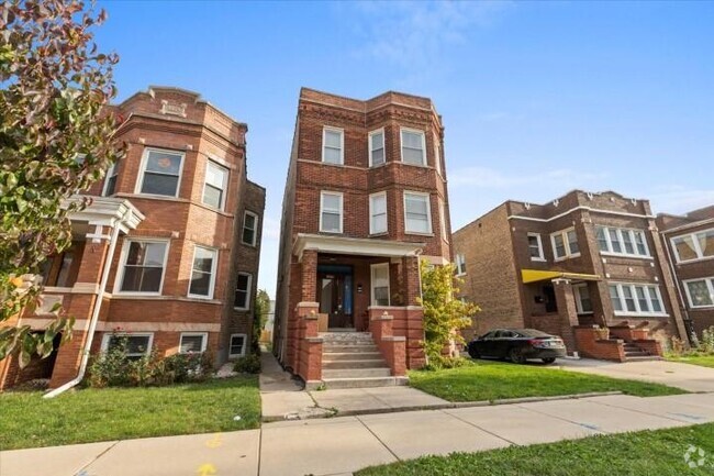 Building Photo - 2 bedroom in Chicago IL 60618 Unit 2 Rental