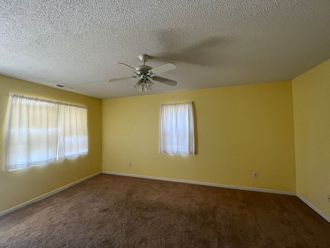 Photo - 212 Oak Grove Ave