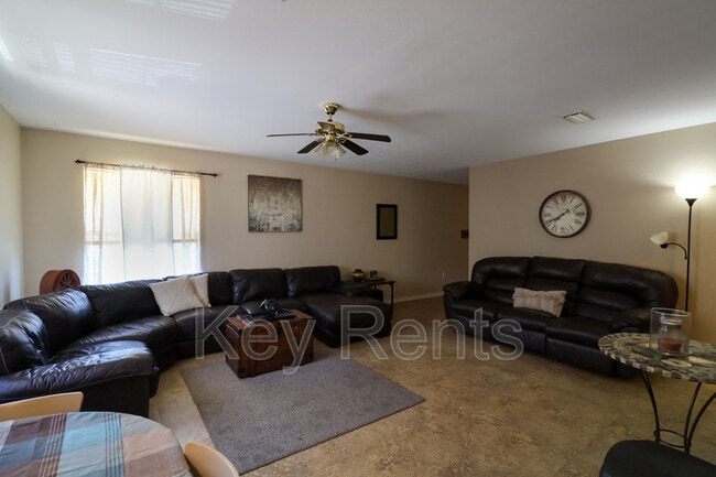 Photo - 405 E Palmetto Ave