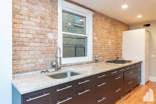 Photo - 1122 W Addison St Unit Garden