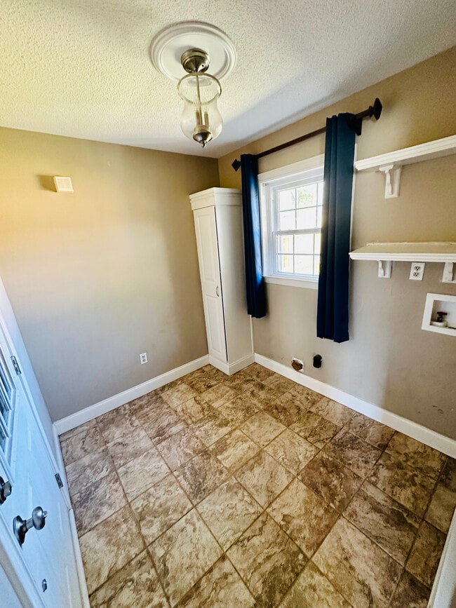 Photo - 101 Williams Dr