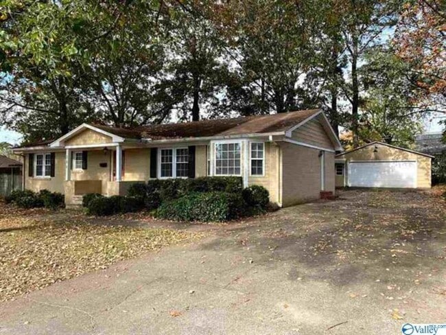 Photo - 206 Westchester Ave SW