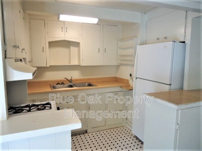 Photo - 605 W 6th St