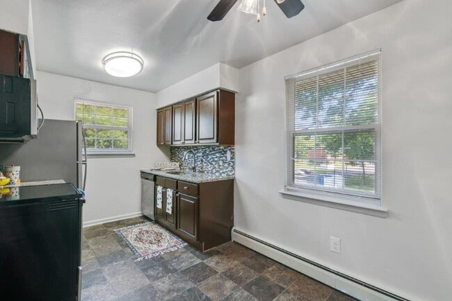 Roberts Mill Apartments and Townhomes